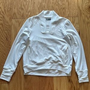 Lija Pullover in White Size S/P